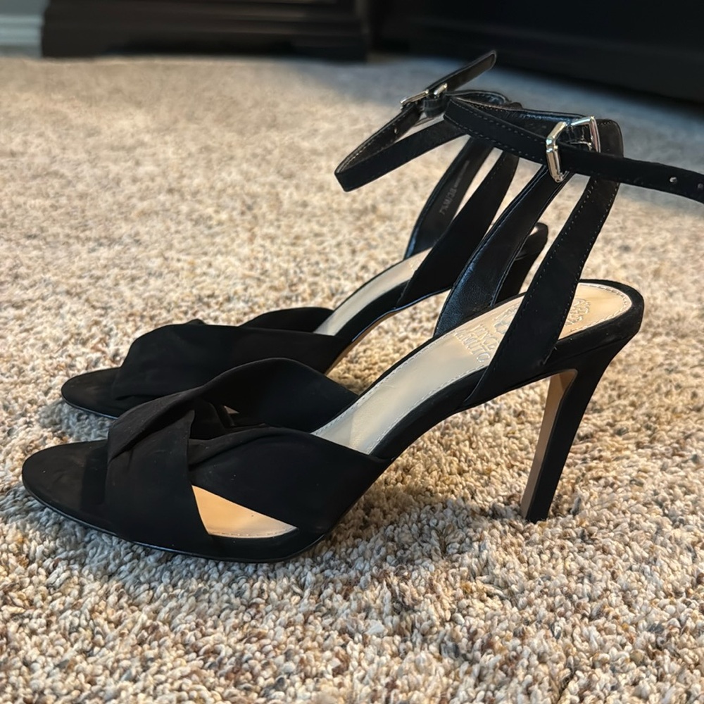 Like new Vince Camuto black suede heels